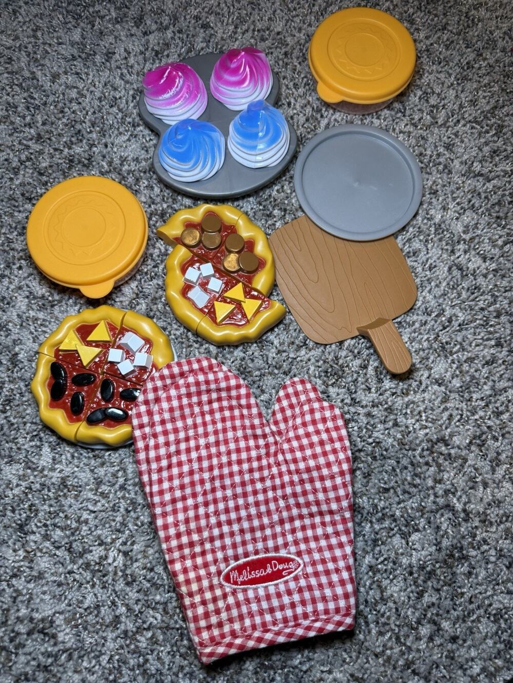Melissa & Doug Pretend Play Kitchen Food & Accessories Bundle